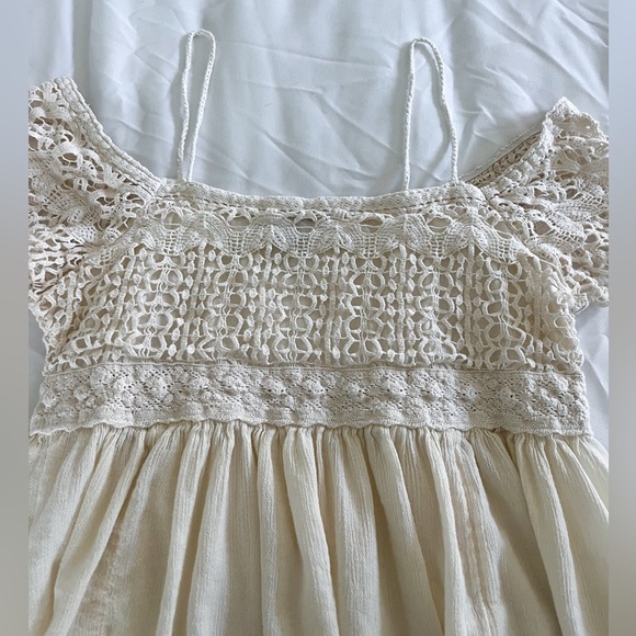 American Eagle Cream Drop Shoulder Lace Blouse Size Medium - Picture 3 of 7
